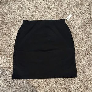 Black Old Navy Jupe skirt. Size: L.